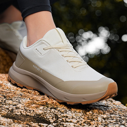 Damen Trekking-Sneaker mit wasserdichter GORE-TEX-Technologie und rutschfester Sohle EB