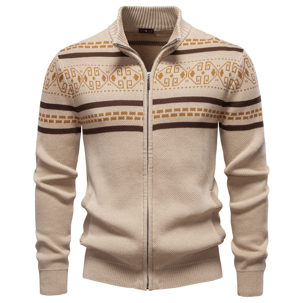 Herren nan Strickjacke mit durchgehendem Reißverschluss, Stehkragen und nordisch-geometrischem Intarsienmuster EB