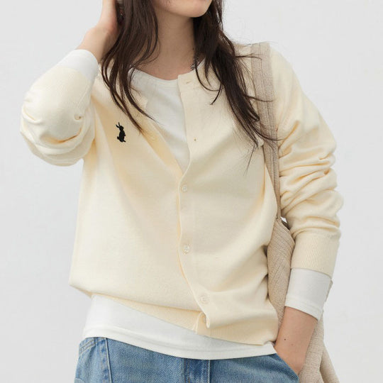 Damen weiche Strickjacke mit feinen Knopfdetails und elegantem Design EB