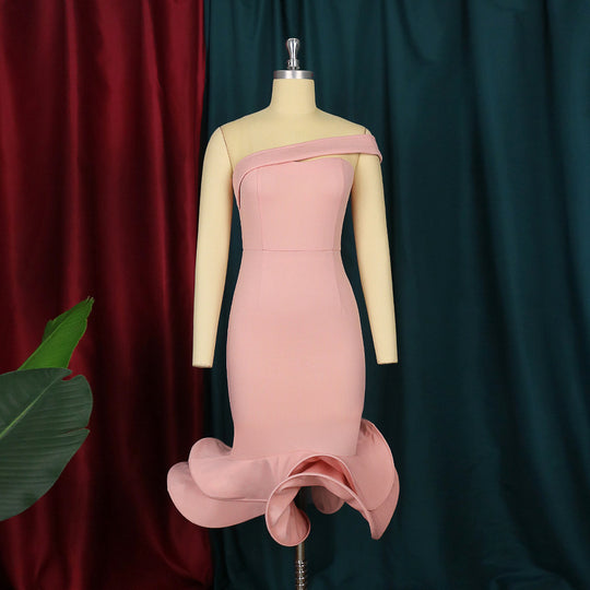 Damen elegantes Cocktailkleid mit asymmetrischem Ausschnitt und voluminösem Saum EB
