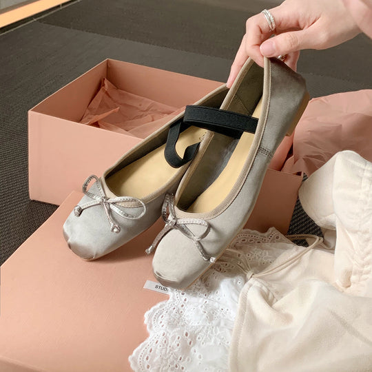 Damen Ballerina-Schuhe mit glamourösem Schleifendetail und flexiblem Riemendesign EB