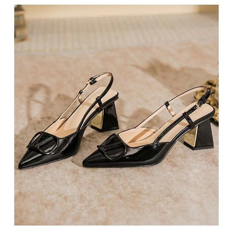 Damen Slingback Pumps mit dekorativen Metallakzenten und komfortablem Blockabsatz EB