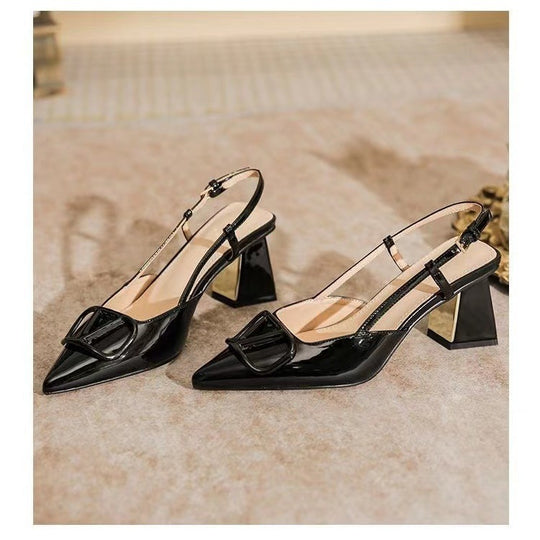 Damen Slingback Pumps mit dekorativen Metallakzenten und komfortablem Blockabsatz EB