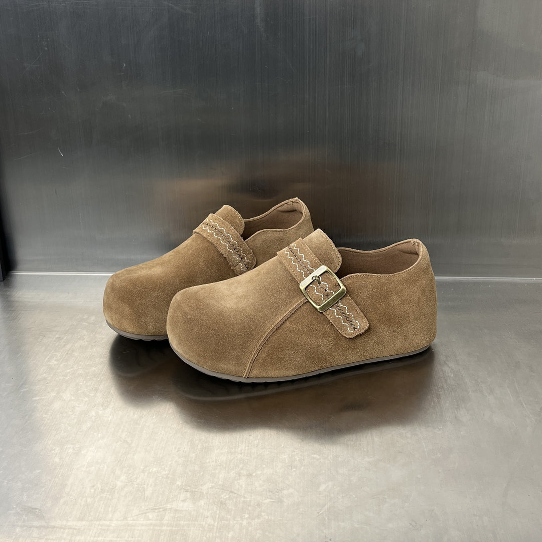 Damen Clogs aus hochwertigem Wildleder mit dekorativem Schnallenverschluss EB