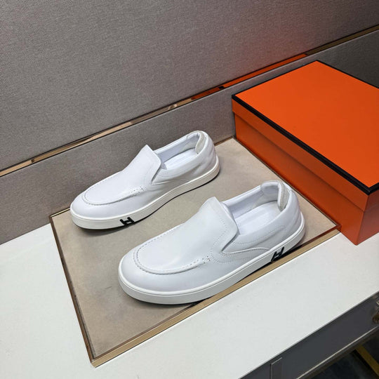 Damen Elegante Slip-On Sneaker mit stilvollem Design und komfortabler Sohle EB