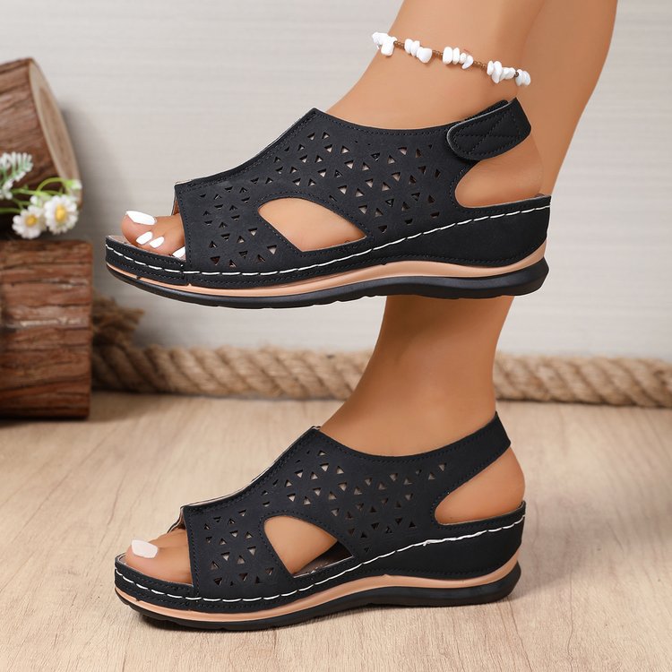 Damen Atmungsaktive Sandalen mit elegantem Cut-Out-Design und anatomischem Fußbett EB