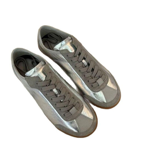 Damen Sneaker im modernen Metallic-Look mit rutschfester Sohle und komfortabler Polsterung EB
