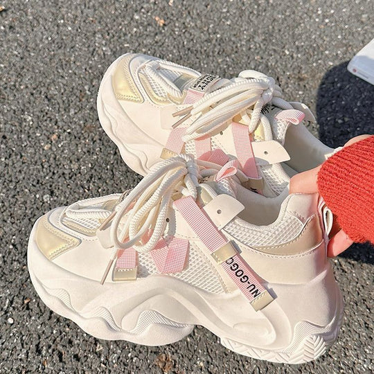 Damen Sportliche Sneakers mit innovativer Schnürung und atmungsaktiver Mesh-Oberfläche EB