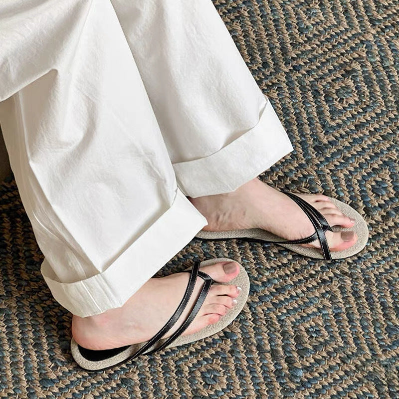 Damen Zehentrenner-Sandalen mit flexiblem Fußbett und elegantem Riemendesign EB
