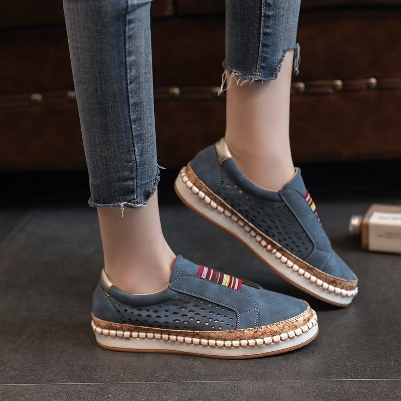 Damen lässige Slip-On Sneakers mit perforierten Details EB