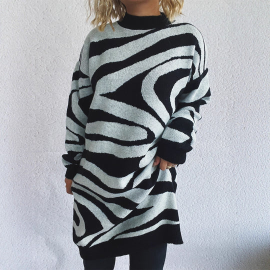Damen Grobstrickpullover mit modernem Zebradesign und hohem Kragen EB