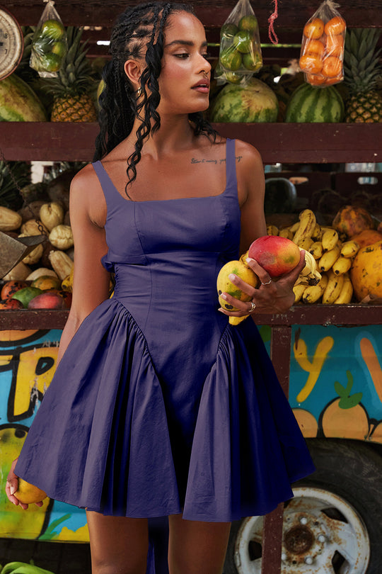 Damen Kurzkleid mit schmeichelndem Schnitt und voluminösem Rock EB