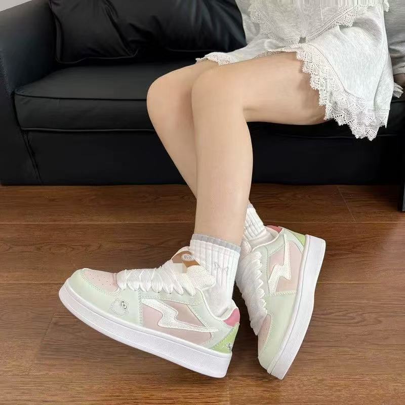 Damen Sneakers mit verspieltem Design und bequemer Dämpfung EB