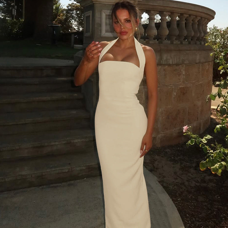 Damen Elegantes Maxikleid mit Halterneck und figurbetontem Schnitt EB