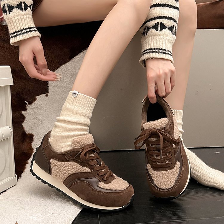 Damen sportliche Sneaker mit kuscheligem Fellkragen und rutschfester Gummisohle EB