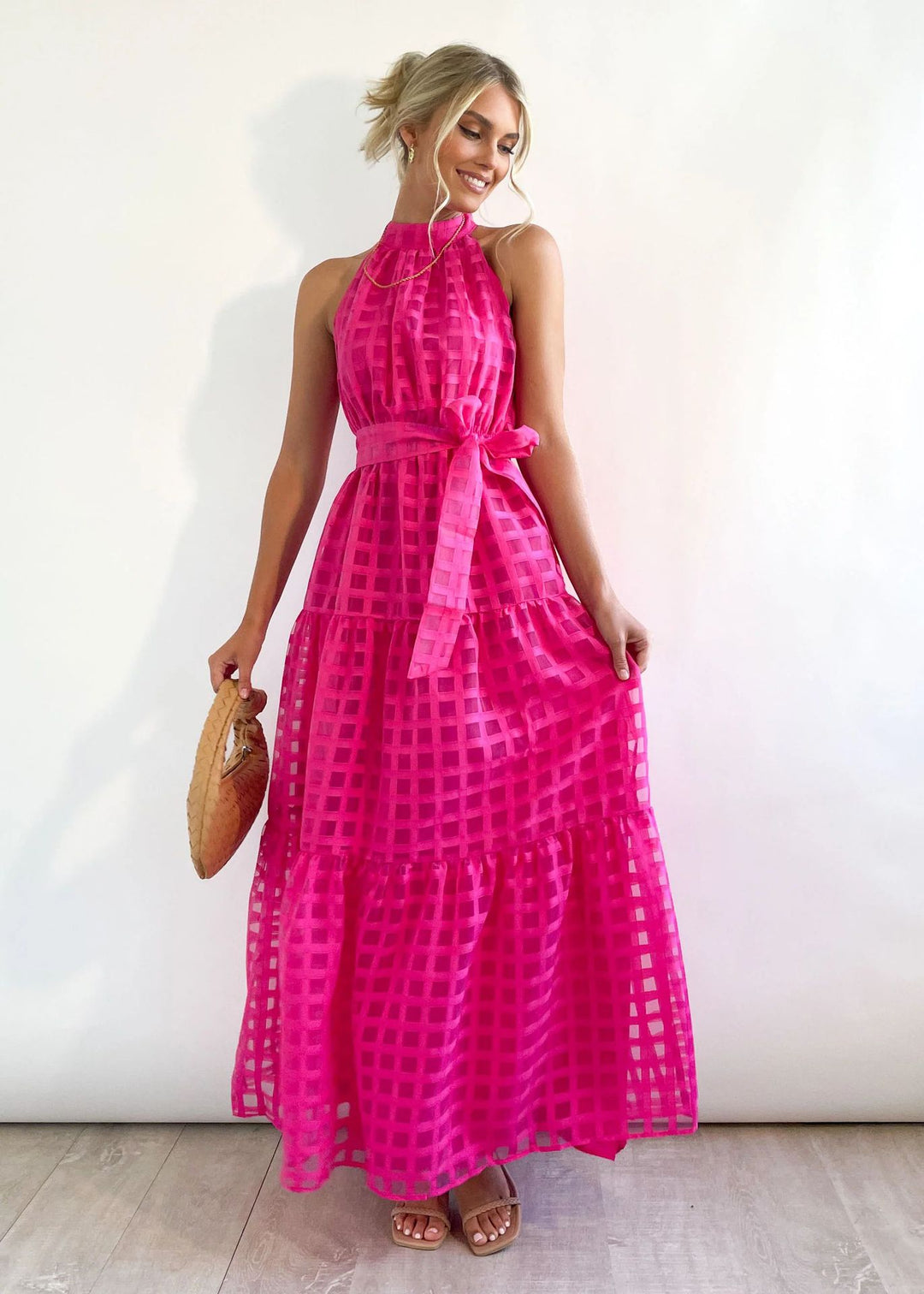 Damen Maxikleid mit raffiniertem Hochkragen und gestuftem Design EB