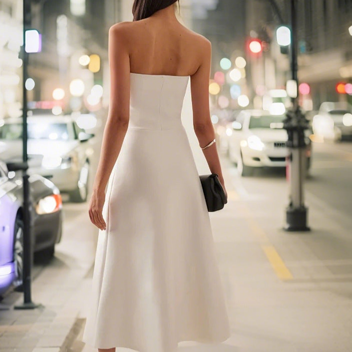 Damen Abendkleid mit schulterfreiem Oberteil und fließendem Saum EB