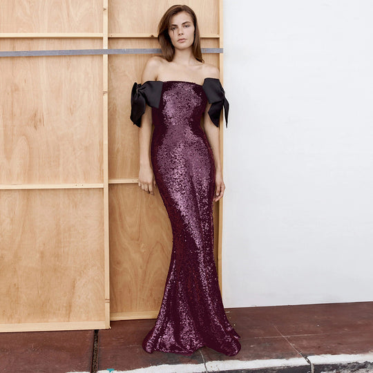 Damen Elegantes Pailletten-Maxikleid mit schulterfreiem Design und dekorativen Schleifen EB