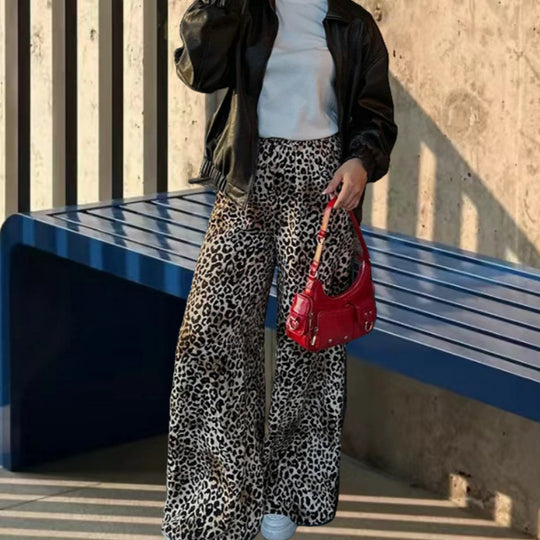 Damen Weite Leoprint-Hose aus fließendem Material EB