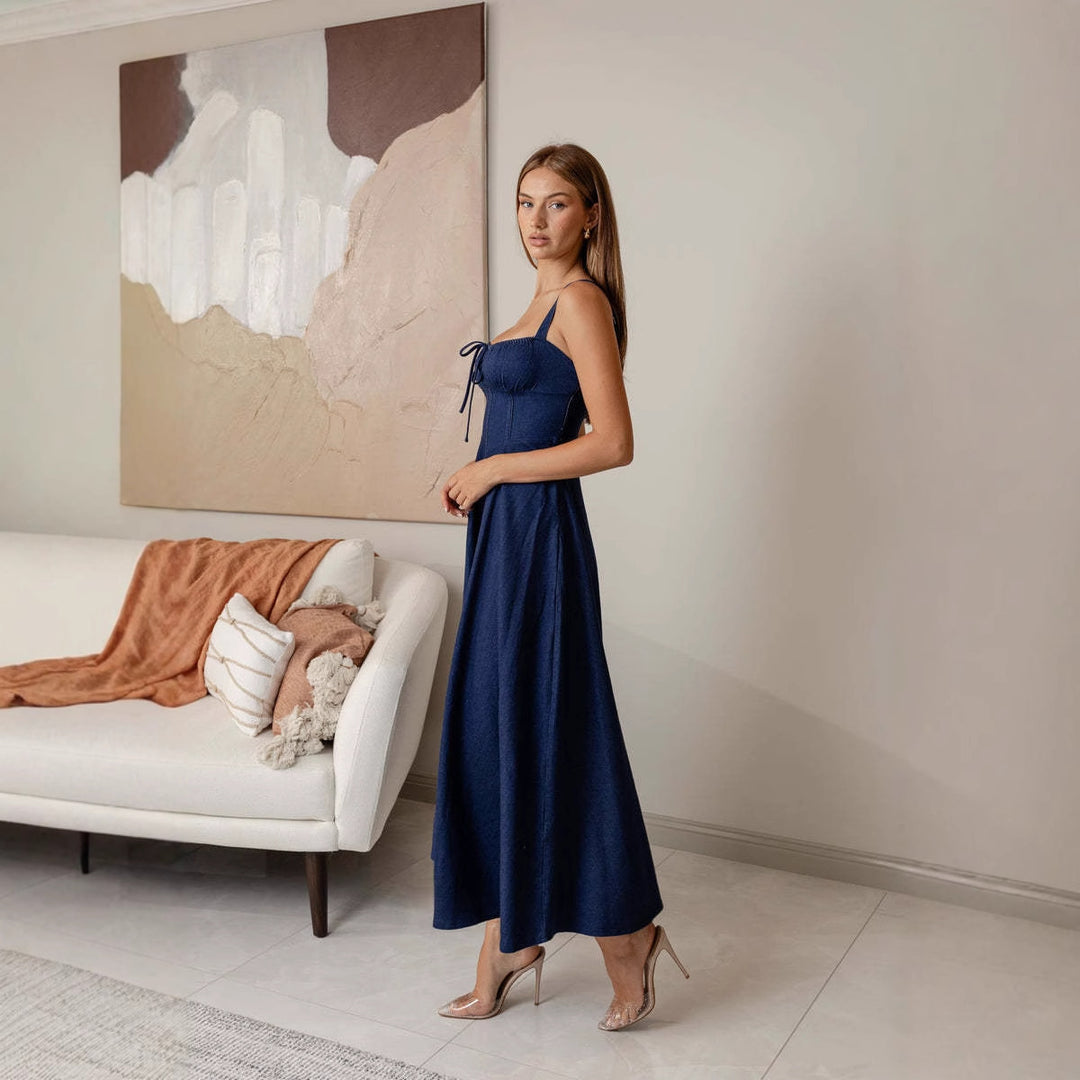 Damen Maxikleid mit verstellbaren Trägern und raffinierten Details EB