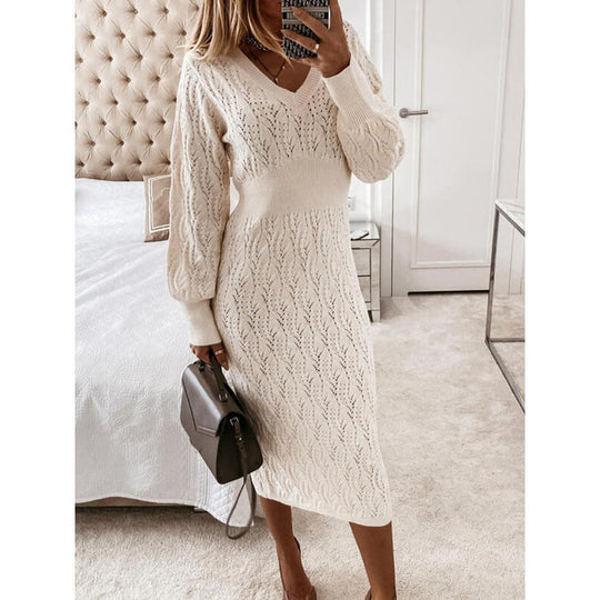 Damen Strickkleid mit halbtransparentem Muster und schickem V-Ausschnitt EB