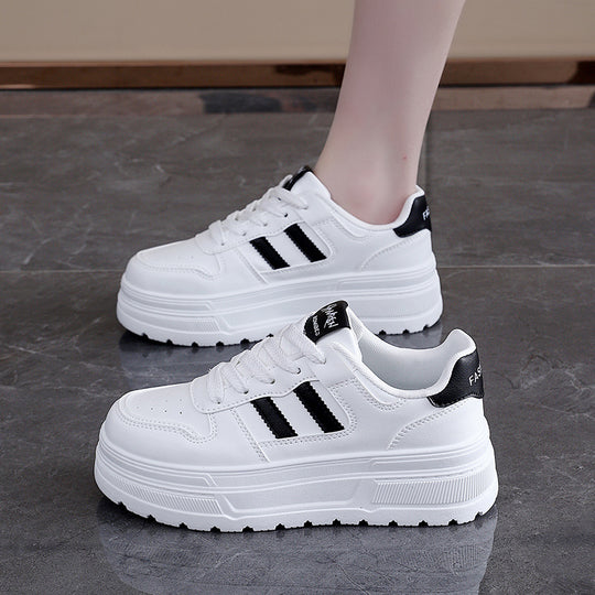Damen Sneaker mit hohem Plateau und atmungsaktiver Oberfläche EB