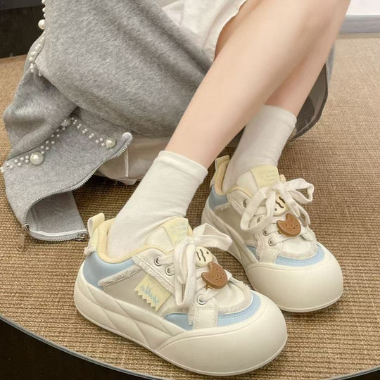 Damen Verspielte Sneaker mit einzigartigem Design EB