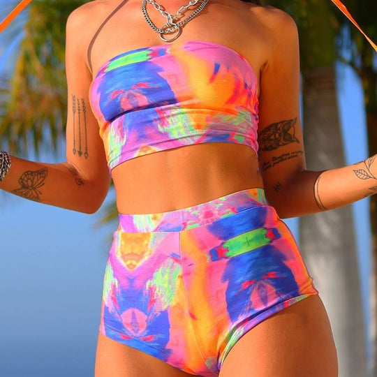 Damen Hochgeschnittener Bikini-Set mit modernem Batikdesign EB