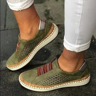 Damen Modische Slip-On Sneakers mit Lochmuster und Korksohle EB