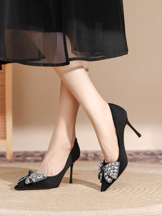 Damen Elegante High Heels mit glitzerndem Schleifen-Detail und spitzem Zehenbereich EB