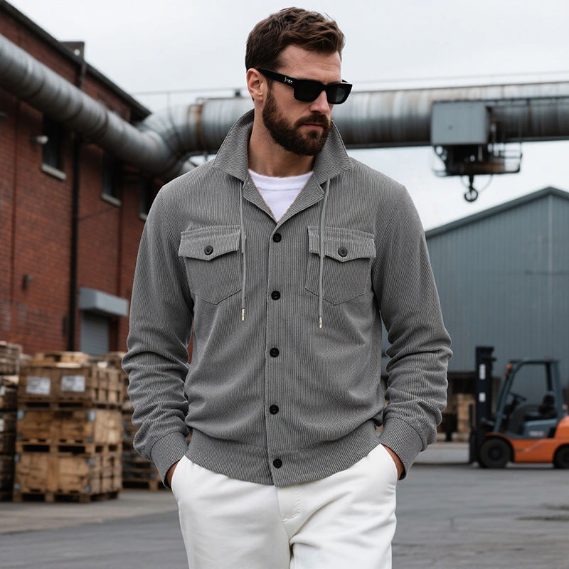 Herren lässige Strickjacke mit praktischen Brusttaschen und modernem Stehkragen EB