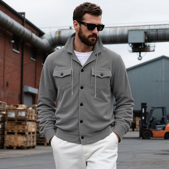 Herren lässige Strickjacke mit praktischen Brusttaschen und modernem Stehkragen EB