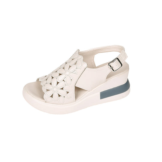 Damen nan Keilsandale mit floraler Laserperforation gepolsterter anatomischer Innensohle und verstellbarem Fersenriemen EB