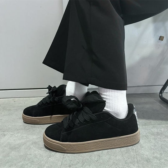 Damen Lifestyle Sneakers mit dicker Gummisohle und weichem Wildleder-Obermaterial EB