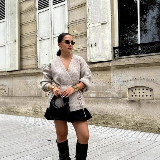 Damen Wickelpullover mit Taille und stylishen Details EB
