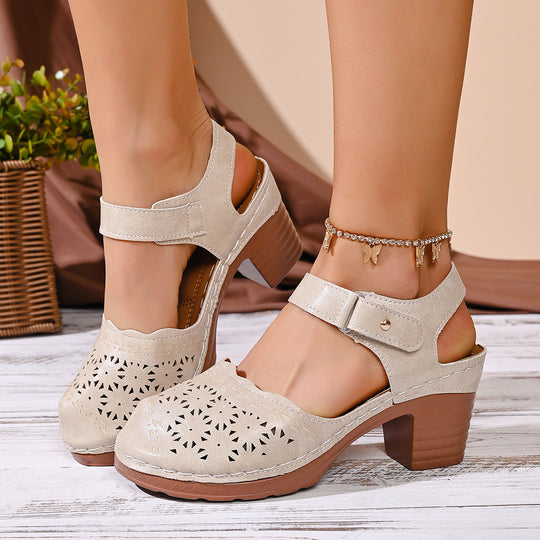 Damen Clogs mit floralem Lochdesign und komfortablem Absatz EB