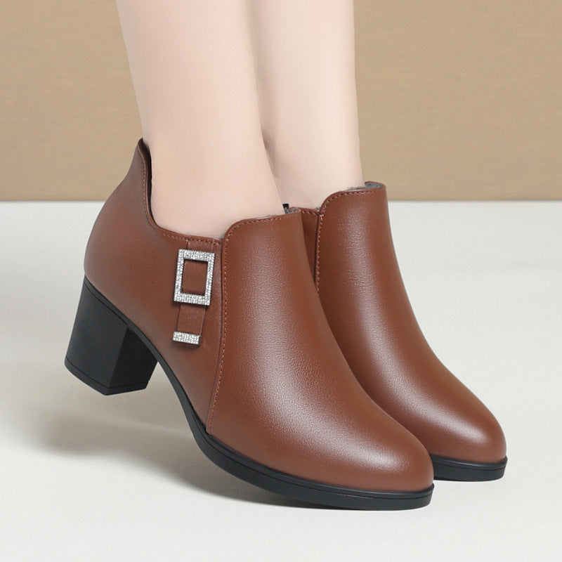 Damen Elegante Stiefeletten mit modischem Schmuckdetail EB