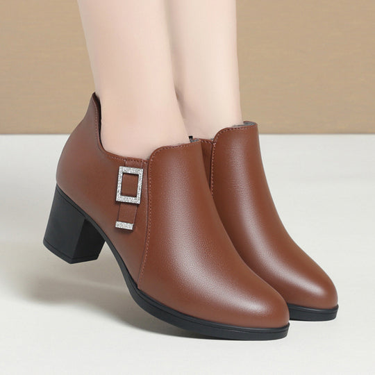 Damen Elegante Stiefeletten mit modischem Schmuckdetail EB