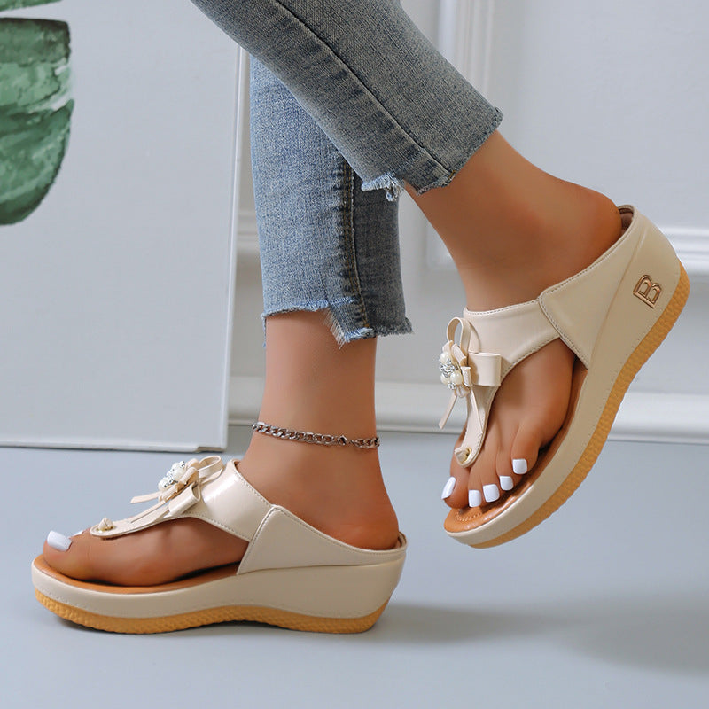 Damen Plateau-Sandalen mit dekorativem Blumendesign und komfortablem Fußbett EB