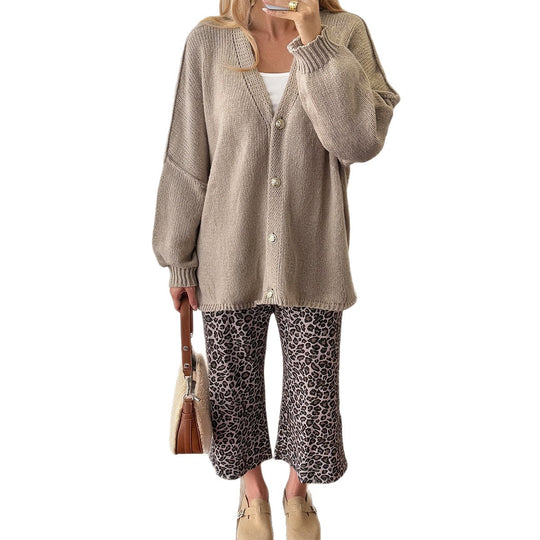 Damen nan Bouclé-Oversize-Cardigan mit tiefem V-Ausschnitt, Kimonoärmeln und goldenen Zierknöpfen EB