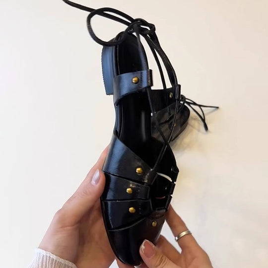 Damen Halbschuhe mit modischem Schnürdesign und stilvollen Studdetails EB