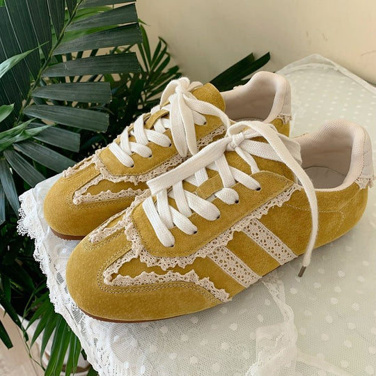 Damen Sneaker mit verspieltem Spitzen-Design und komfortabler Sohle EB