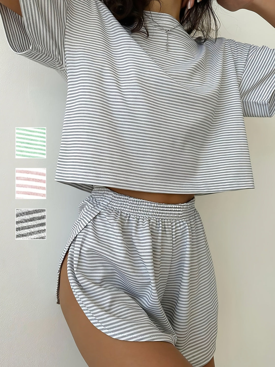 Damen lässiges Kurzarmset mit gestreiftem Design und seitlichen Schlitzen EB