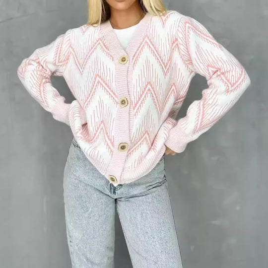 Damen Strickjacke mit modernem Chevron-Muster und erstklassigen Knopfdetails EB
