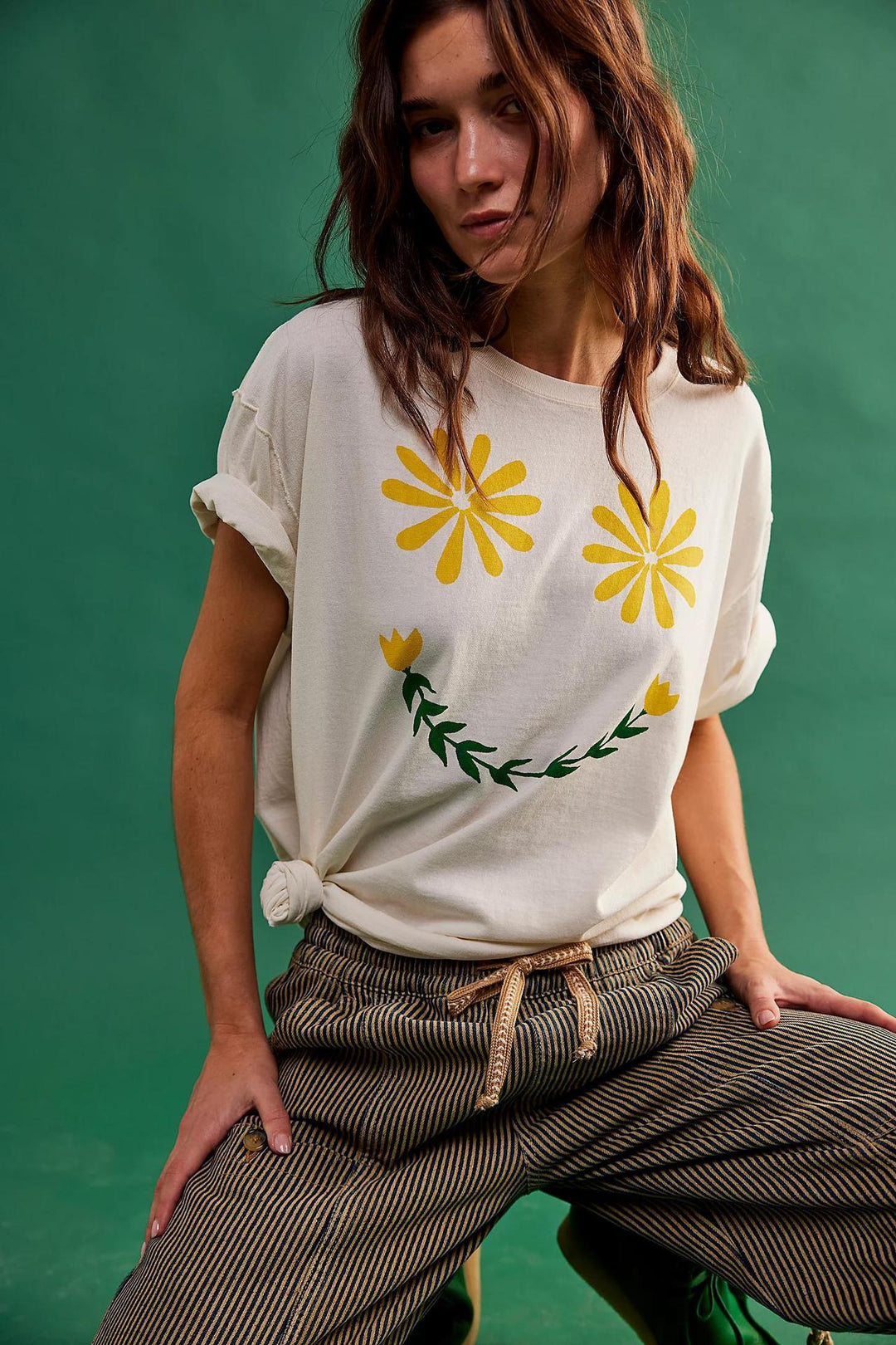 Damen lässiges T-Shirt mit floralem Smiley-Druck und Oversized-Schnitt EB