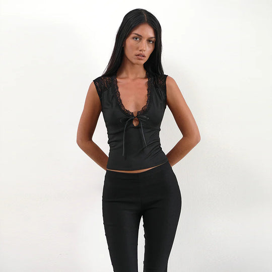 Damen Top mit Spitzenbesatz und raffiniertem Bindedetail EB