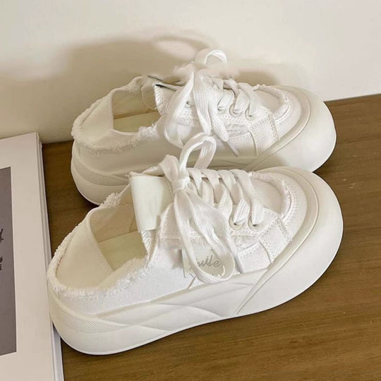 Damen Sneakers im modernen Design mit verspielten Elementen EB