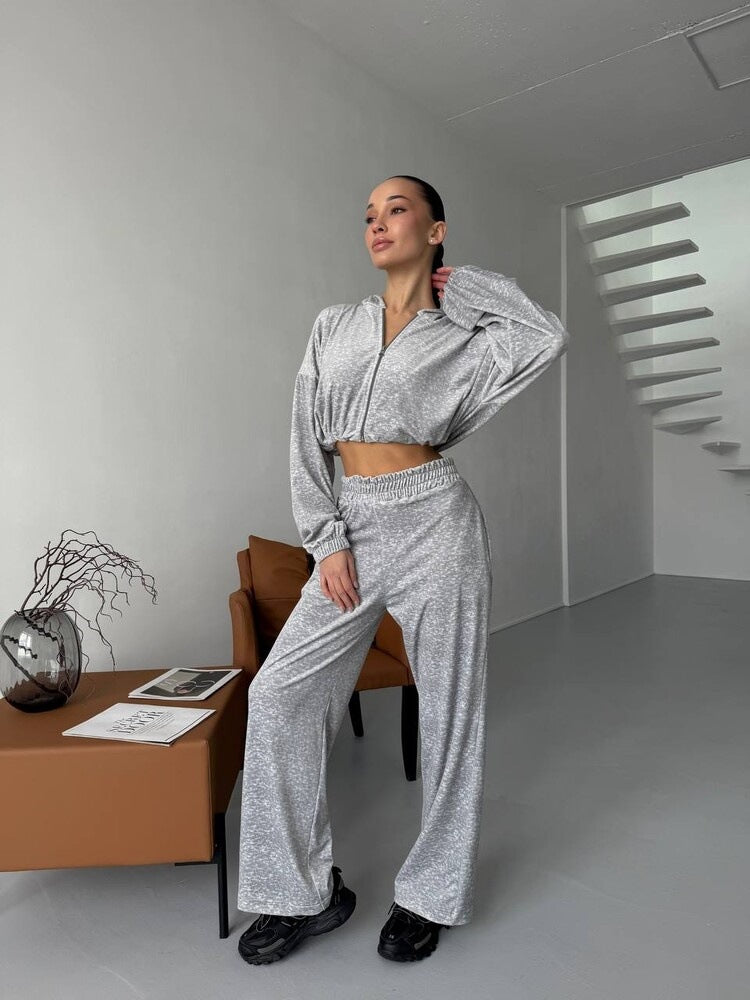 Damen cropped Zip-Hoodie mit elastischem Saum und locker fallende Palazzo-Jogginghose Eichborn Berlin