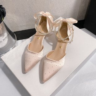 Damen elegante Pumps mit perlenverziertem Riemchen EB