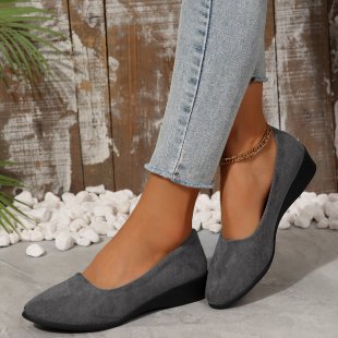 Damen  elegante Ballerina mit leichter Keilsohle und Krokoprägung EB